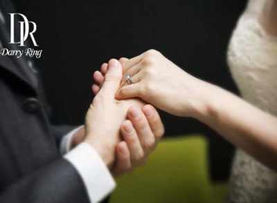 翡翠30多克男士金戒指图片 恋爱初期送戒指如果你们是刚刚确立关系的情侣