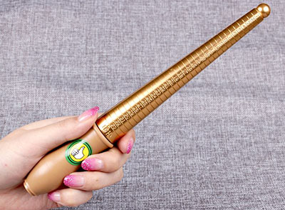 dr 资讯中心 珠宝百科  戒指尺寸棒是一种用来测量戒指尺寸的工具,是