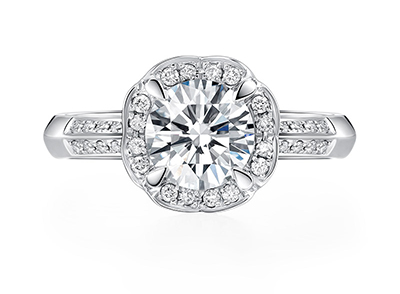 翡翠爱心形钻石戒指图片 一般只要是大一点的钻石戒指定制品牌