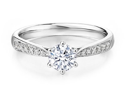 翡翠周六福珠宝18k金钻石戒指 心形的的钻戒