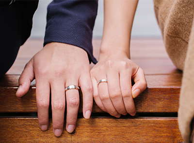 翡翠戒指的戴法和意义图解男生 戒指是可以佩戴在手上衬托个人气质修饰手型的首饰