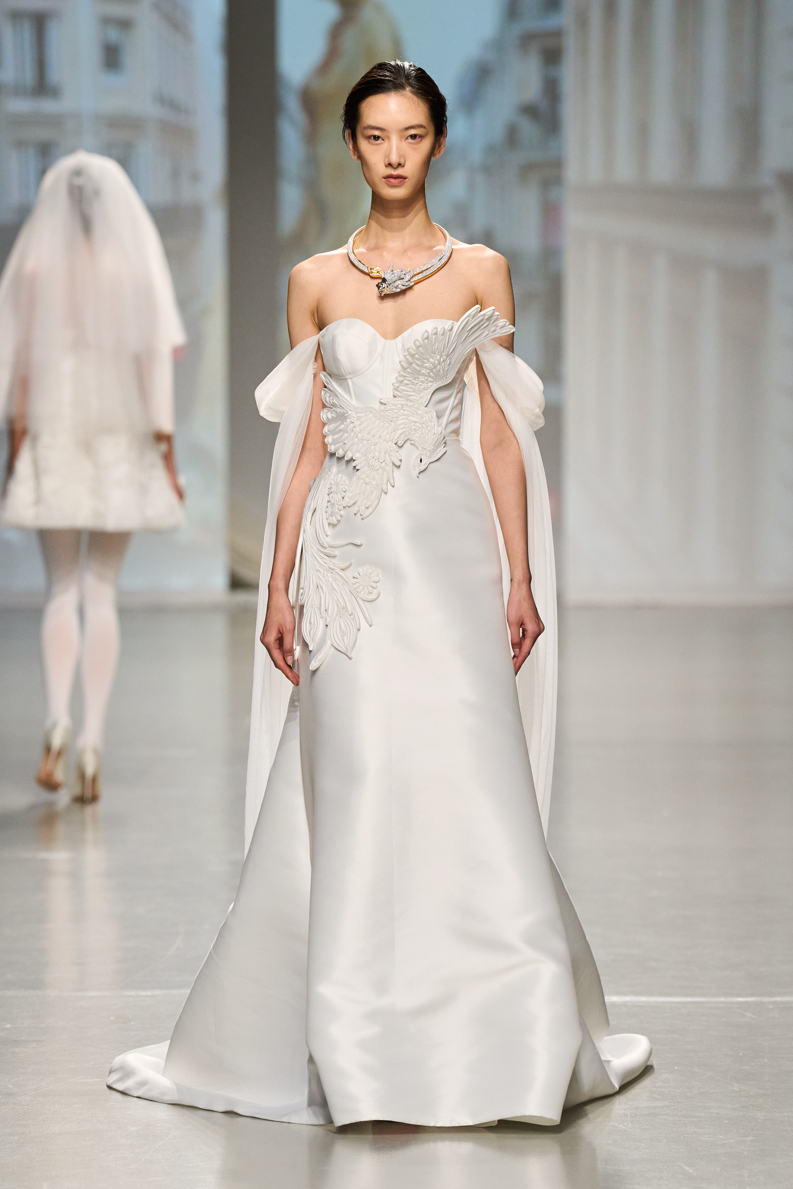 DR × Vivienne Tam Bridal Jewelry Shines at Paris Fashion Week