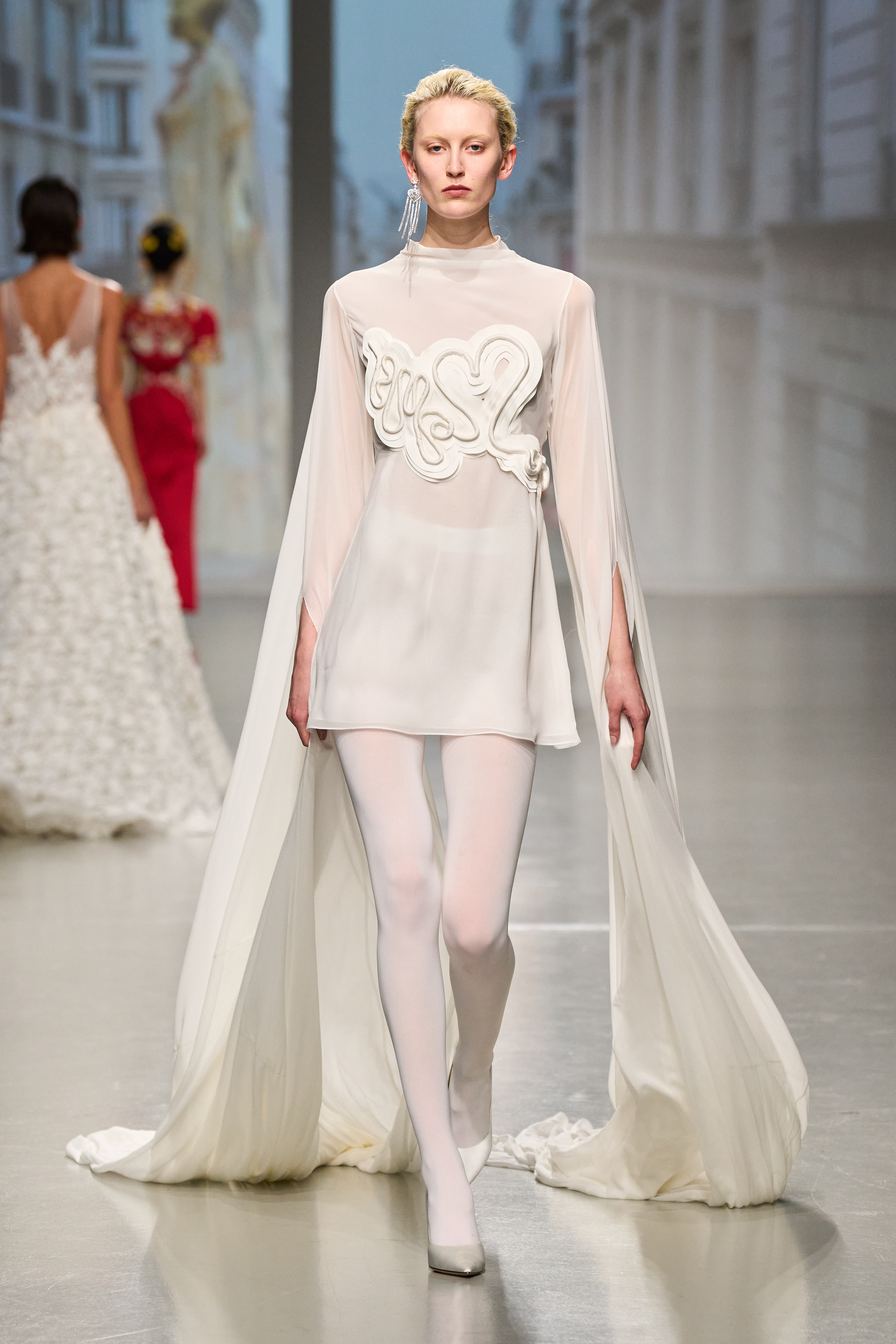 DR × Vivienne Tam Bridal Jewelry Shines at Paris Fashion Week